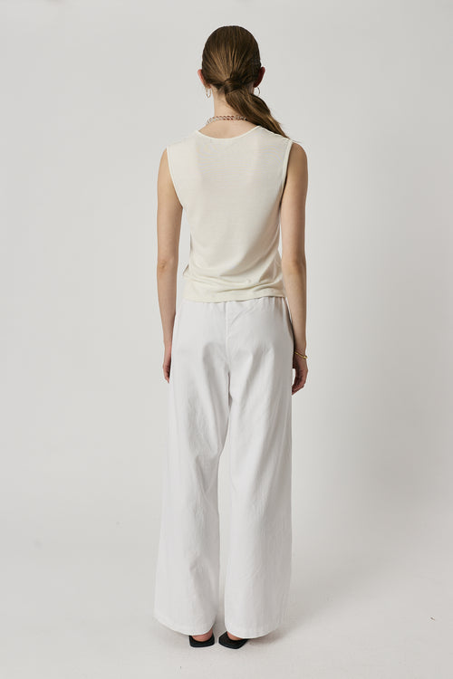 Giliann Adela Pant White