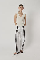 Giliann Adela Pant White