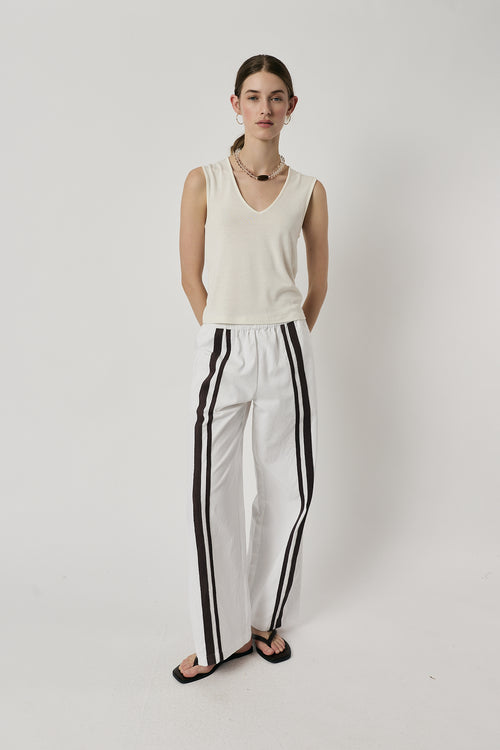 Giliann Adela Pant White