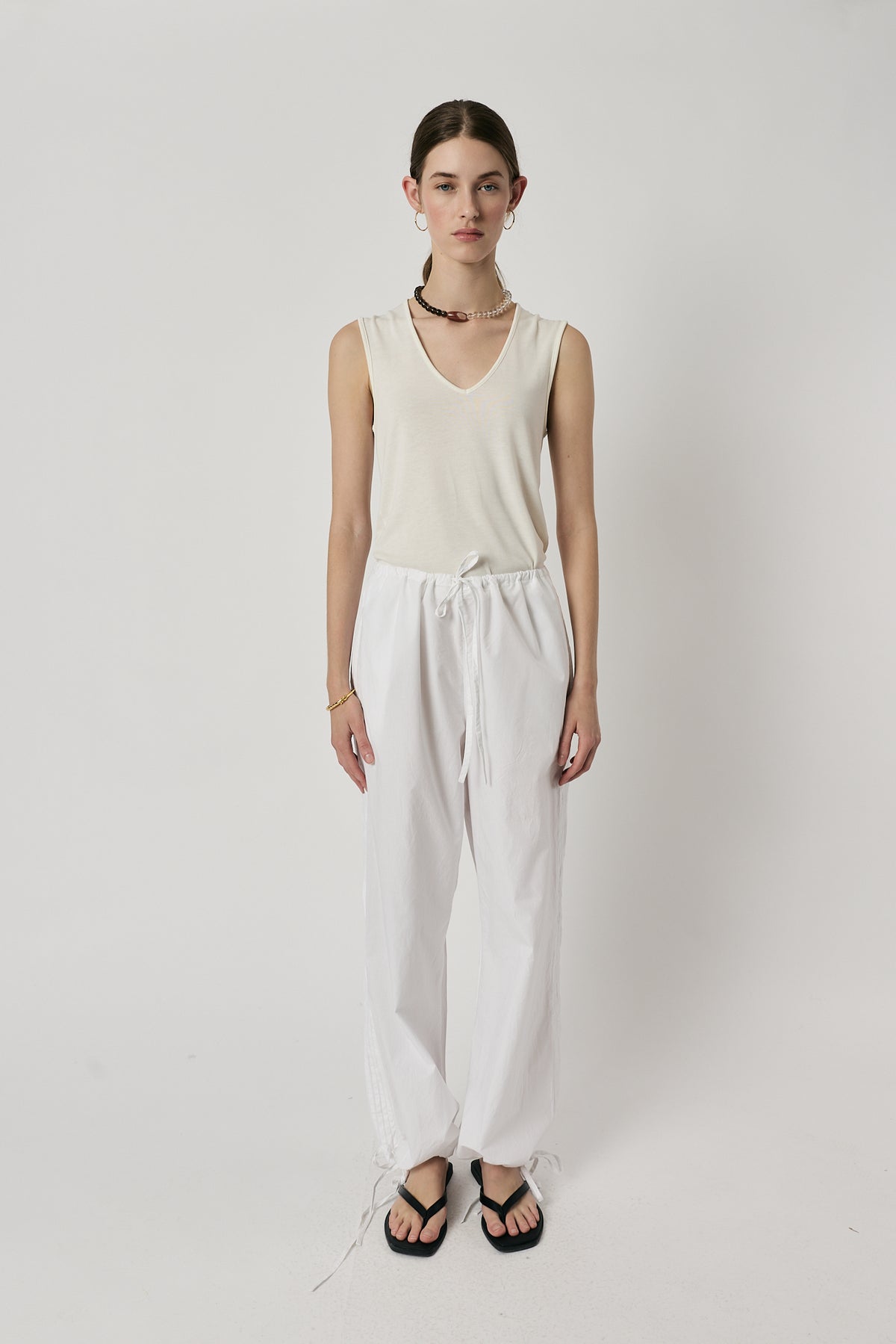 Giliann Axel Pant White