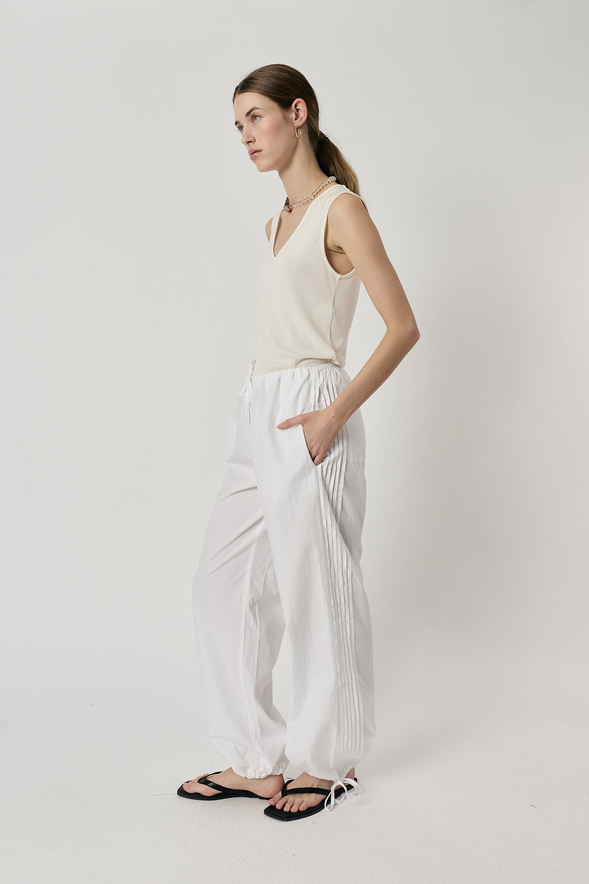 Giliann Axel Pant White