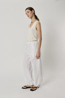 Giliann Axel Pant White