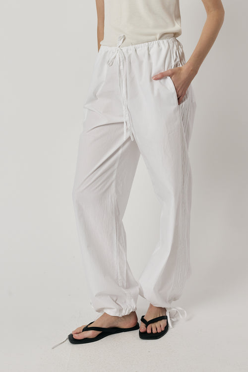 Giliann Axel Pant White