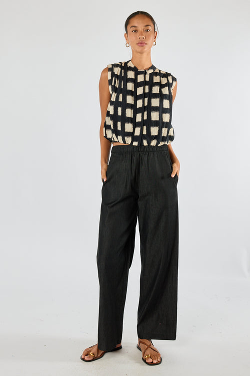 Itami Bloc S/Less Top Black
