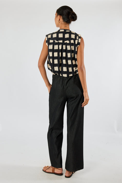 Itami Bloc S/Less Top Black