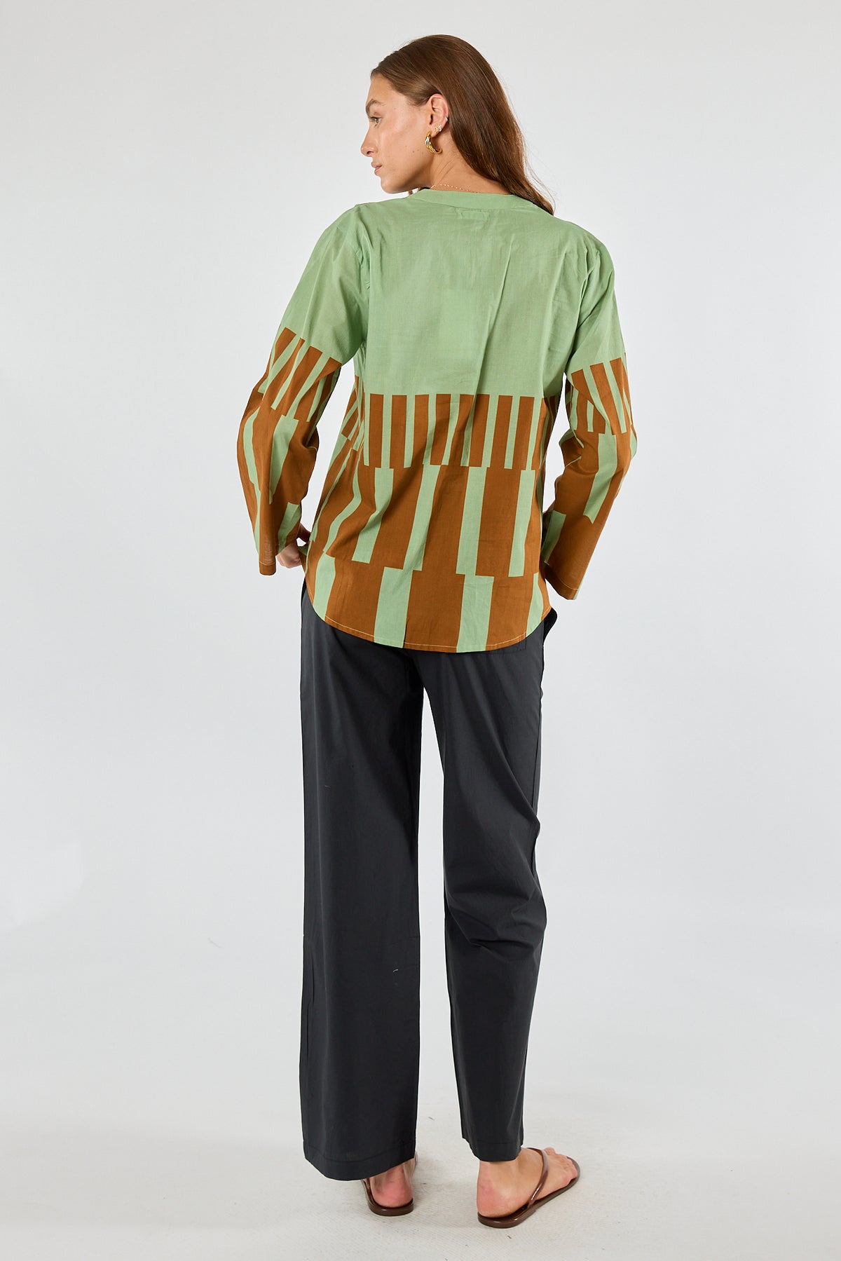 Itami Cension Top Khaki