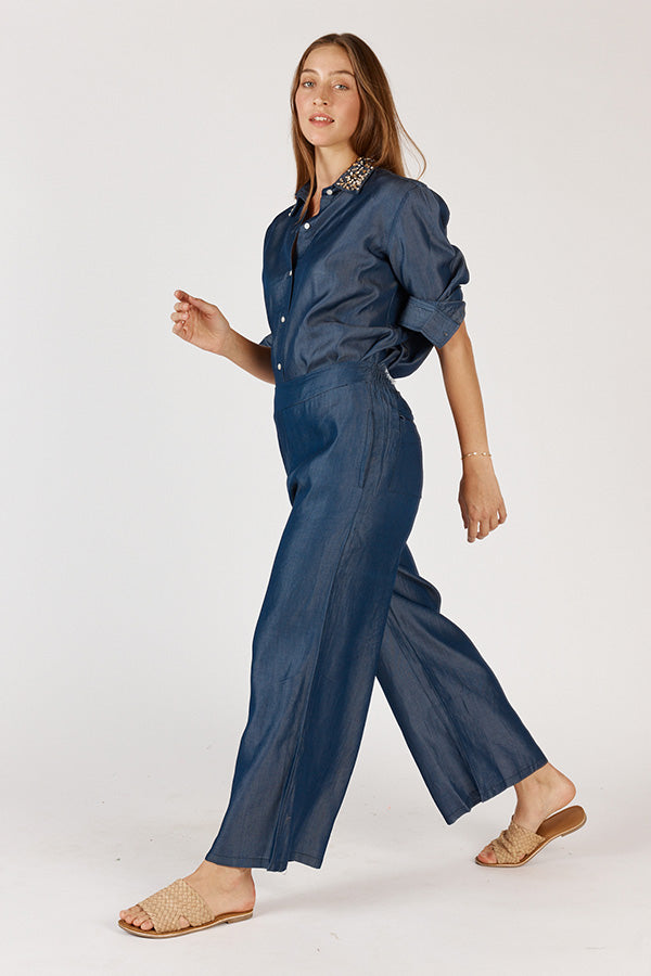 Rubyyaya Jonson Pant styled with sandals, perfect for everyday casual outfits and travel