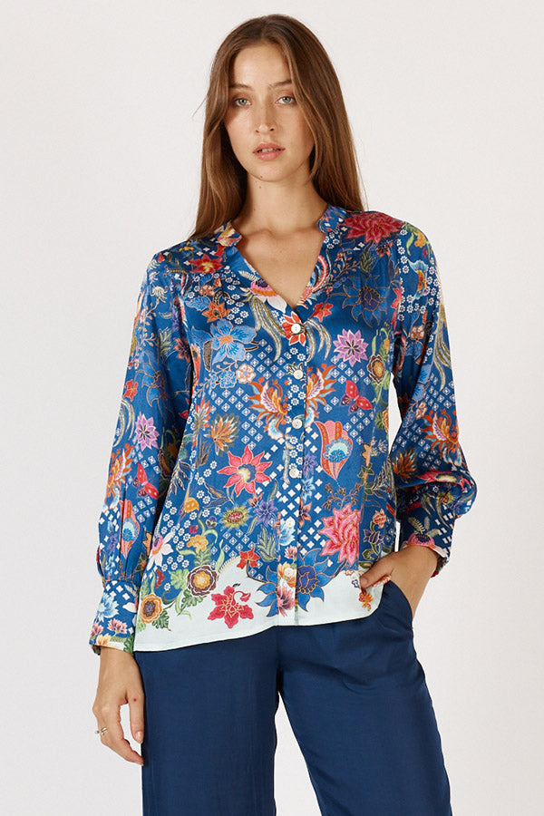 Rubyyaya Toscana Shirt in relaxed tunic style with mandarin collar and V neckline, full-length sleeve and button-up front, shown on model
